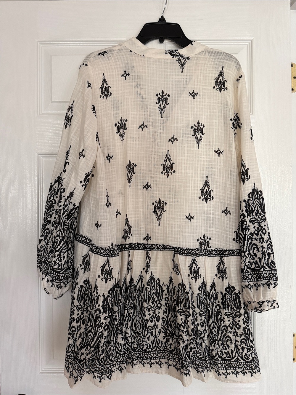 Zara Cream Dress with Black Border - Picture 4 of 4